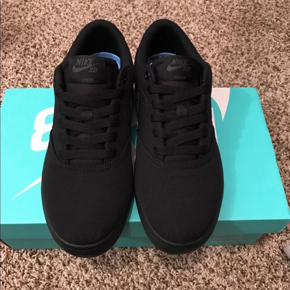 Nike SB Check